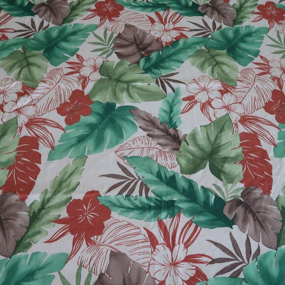 EUC Tropical Leaf Polyester Tablecloth 60" x 84" - Picture 4 of 6